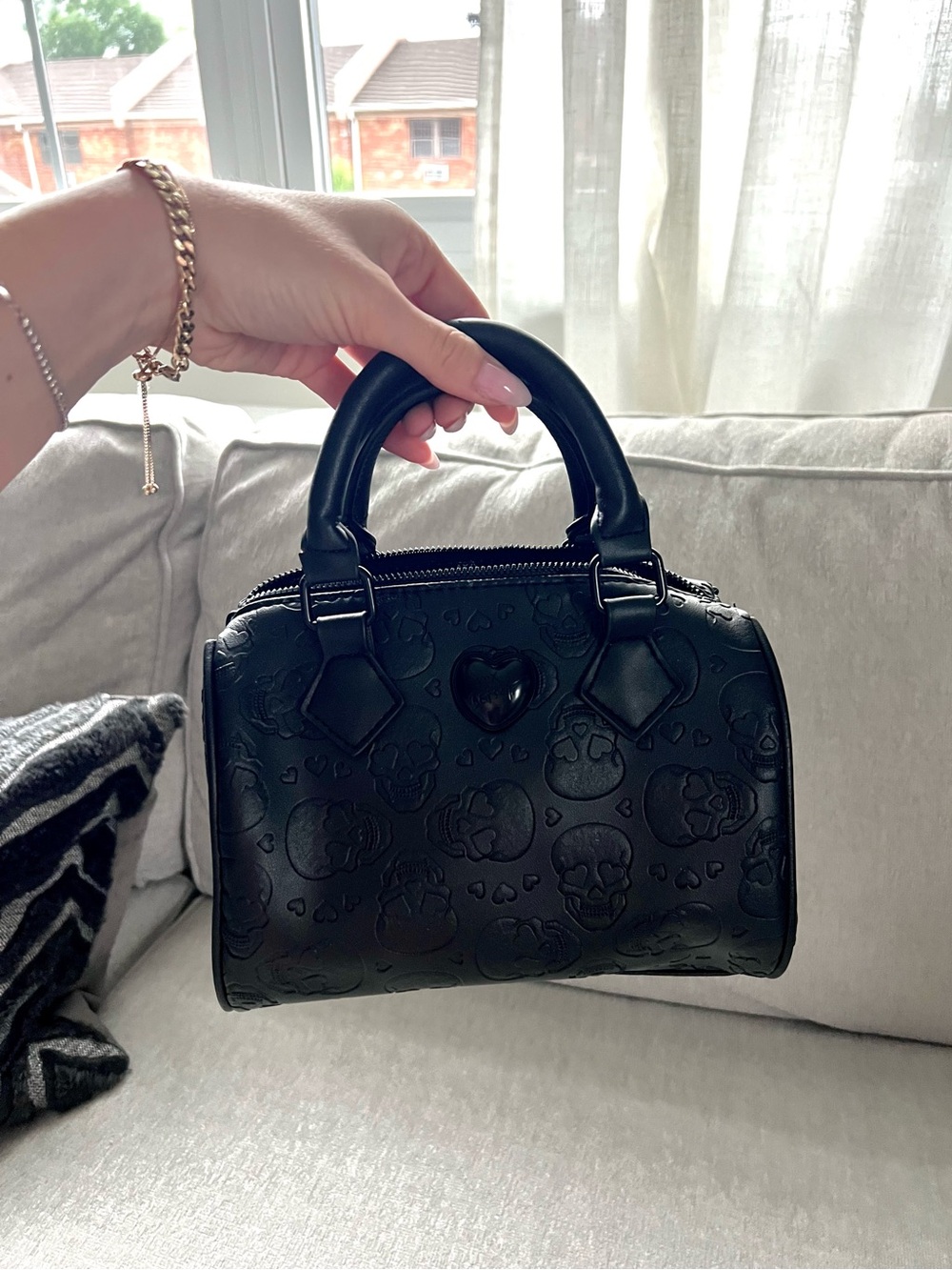 Betsey Johnson embossed skull barrel bag - Picture 2 of 5